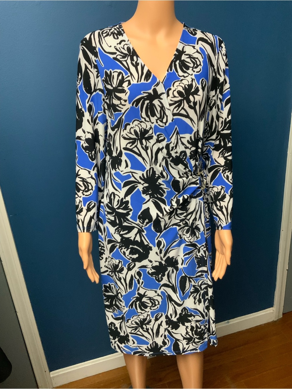 Floral V-Neck Long Sleeve Wrap Dress in Blue and Black